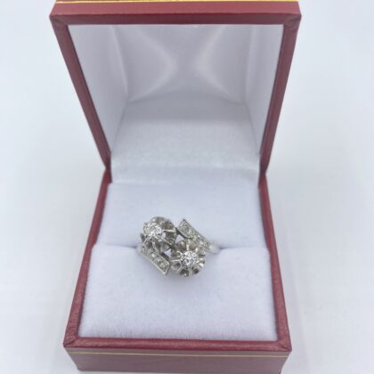 Bague-art-deco-or-blanc-et-diamant