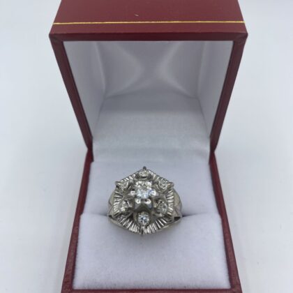 Bague-cocktail-or-blanc-et-7-diamants