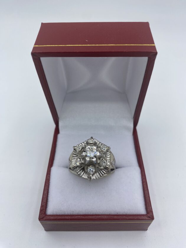 Bague-cocktail-or-blanc-et-7-diamants