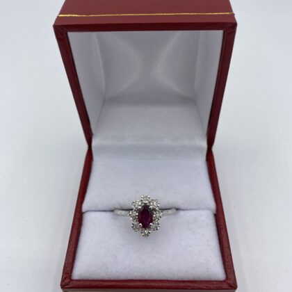 Bague en or 750 2 tons avec une perle centrale