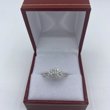 Bague-or-blanc-18-carats-et-diamants