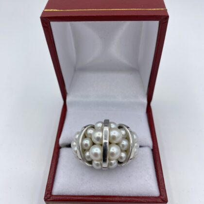 Bague-or-blanc-accumulation-de-perles-de-culture