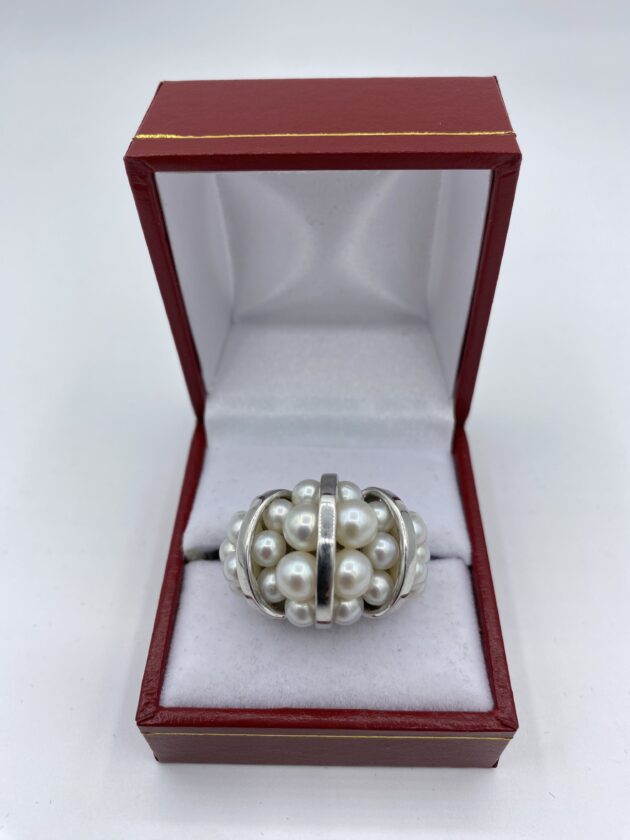 Bague-or-blanc-accumulation-de-perles-de-culture