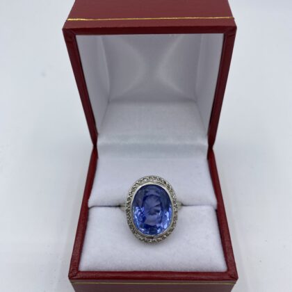 Bague-or-blanc-et-saphir-central
