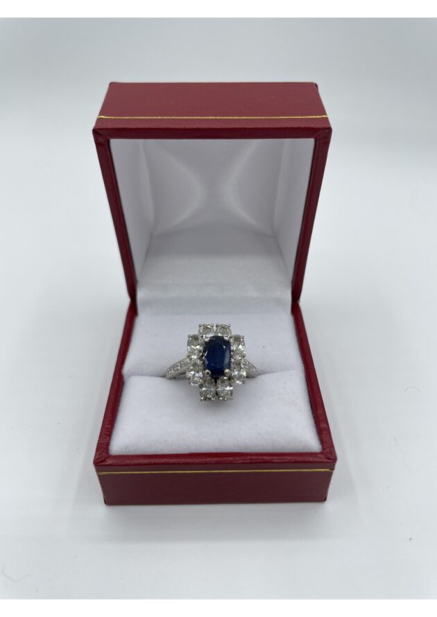Bague-or-blanc-et-saphir-en-forme-de-fleur