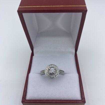Bague-or-blanc-diamants