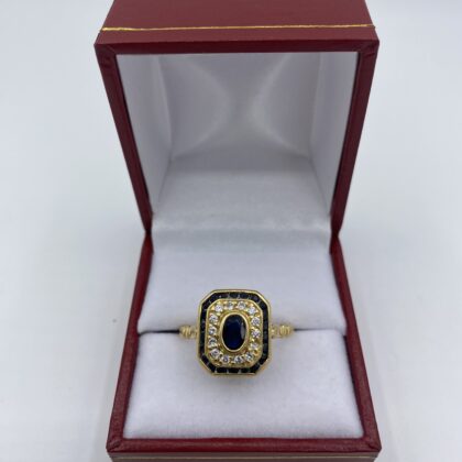 Bague-style-art-deco-or-jaune-saphir-et-diamants
