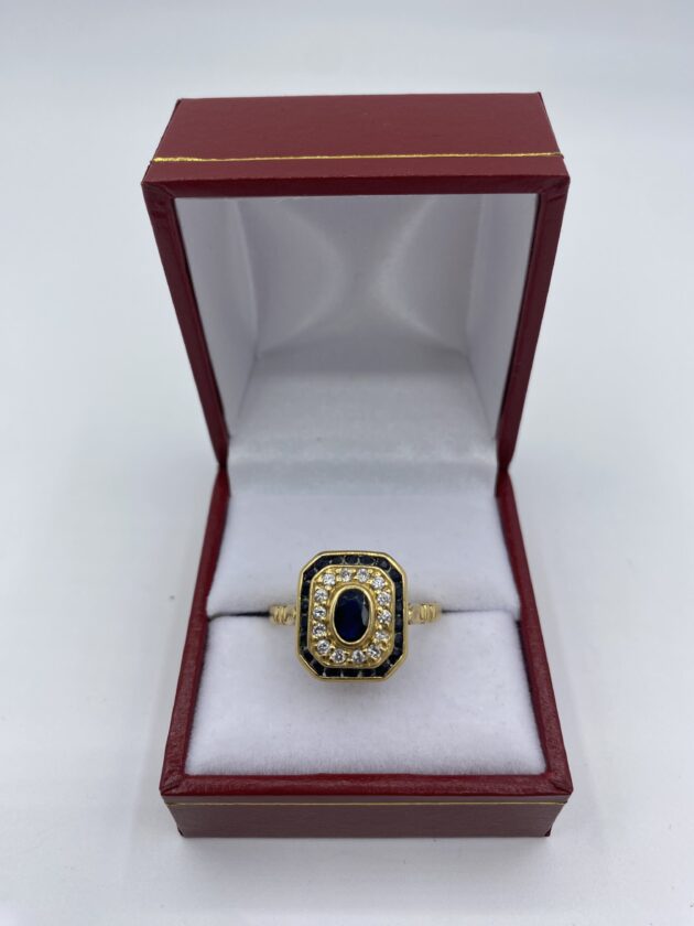 Bague-style-art-deco-or-jaune-saphir-et-diamants
