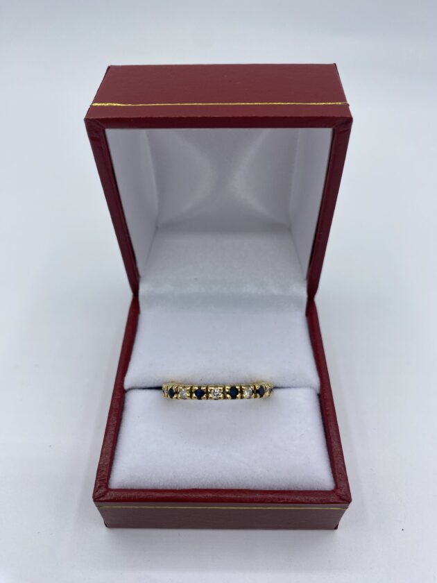 Bague-type-alliance-tour-complet-saphir-diamants