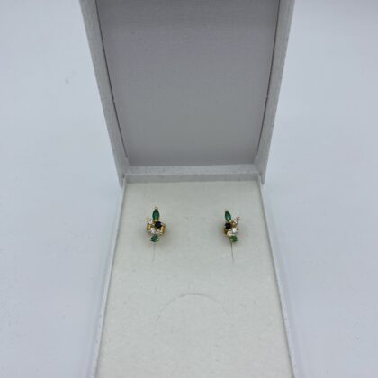 Boucles-doreilles-or-jaune-emeraudes-saphir-et-diamants