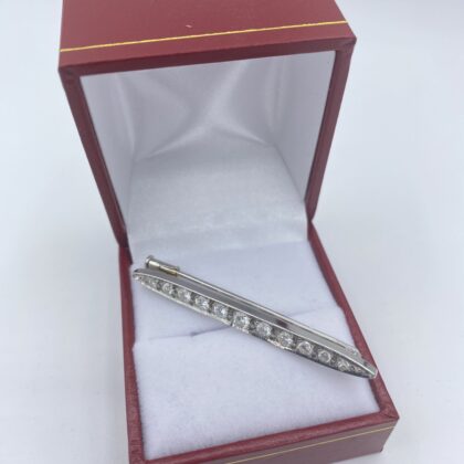 Broche-or-blanc-diamants-sertie-clos-