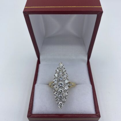 Marquise-corps-or-jaune-et-plateau-en-diamant