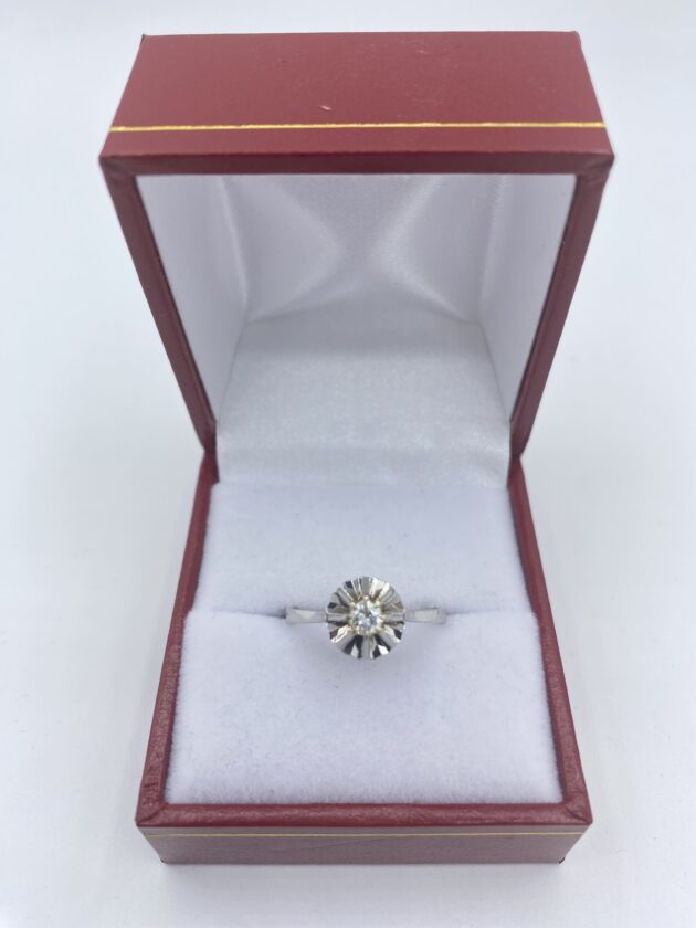 Solitaire-or-blanc-diamant-sertie-griffe