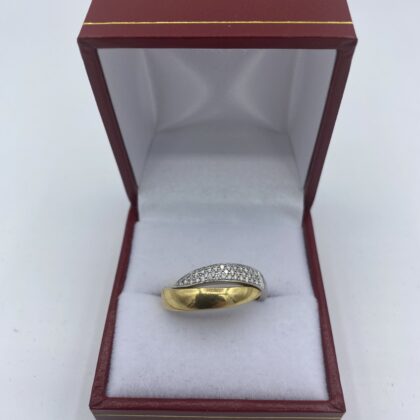 Bague-croisee-or-blanc-et-jaune-et-diamants