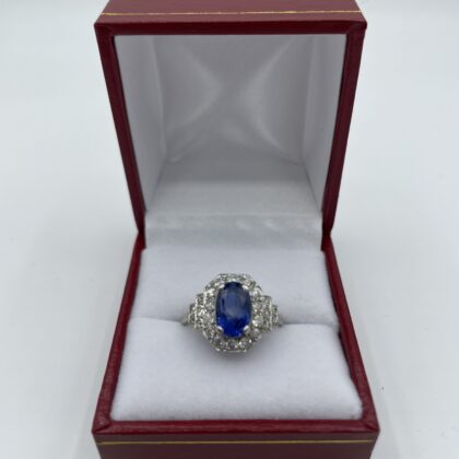 Bague-en-or-blanc-saphir-et-diamant