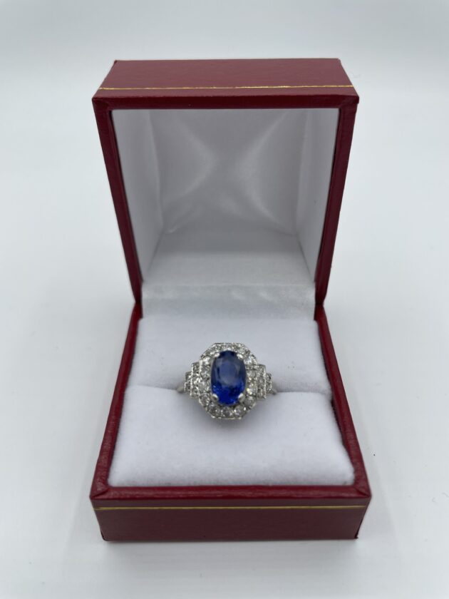 Bague-en-or-blanc-saphir-et-diamant