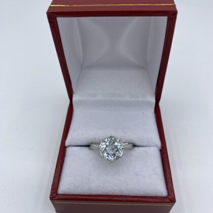 Bague-or-blanc-et-aigue-marine-sertie-griffe