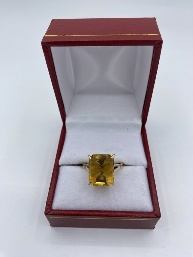 Bague-or-jaune-citrine-rectangulaire