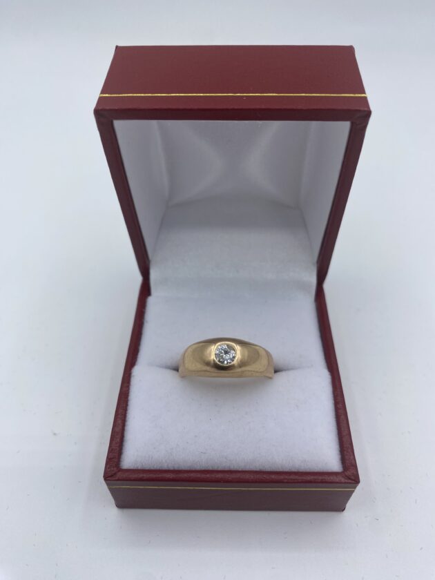 Bague-or-jaune-diamant-sertie-clos