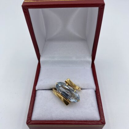 Bague-or-jaune-et-aigue-marine