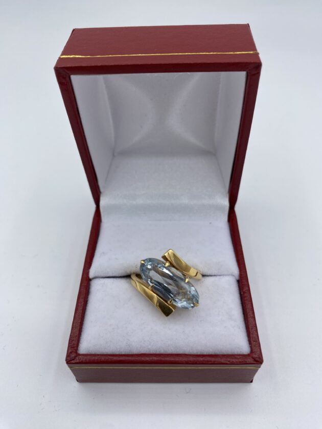 Bague-or-jaune-et-aigue-marine