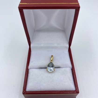 Pendentif-or-jaune-et-aigue-marine