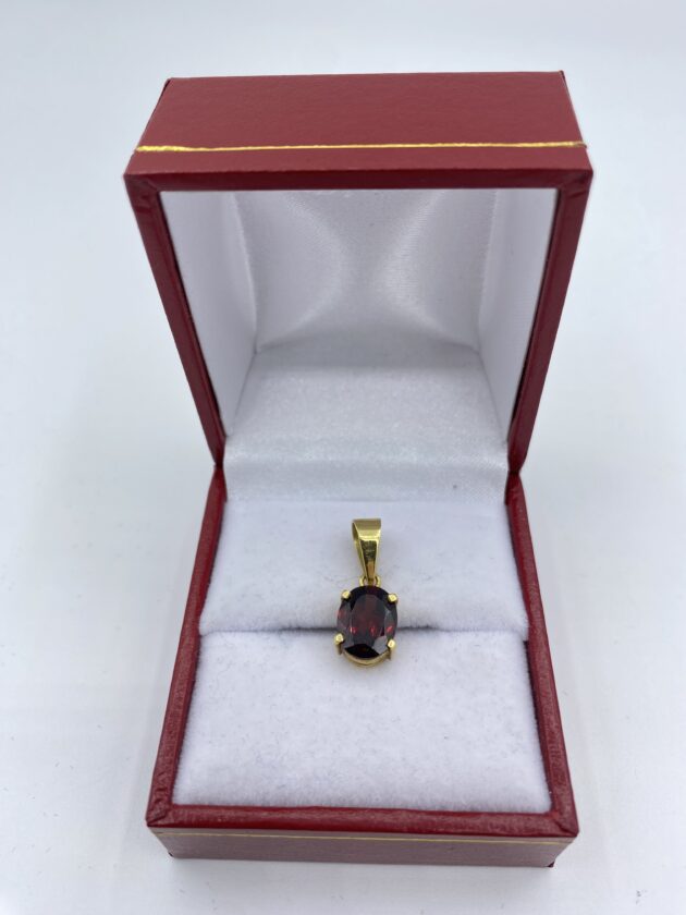 Pendentif-or-jaune-et-grenat