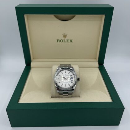 Rolex-datejust-fond-blanc