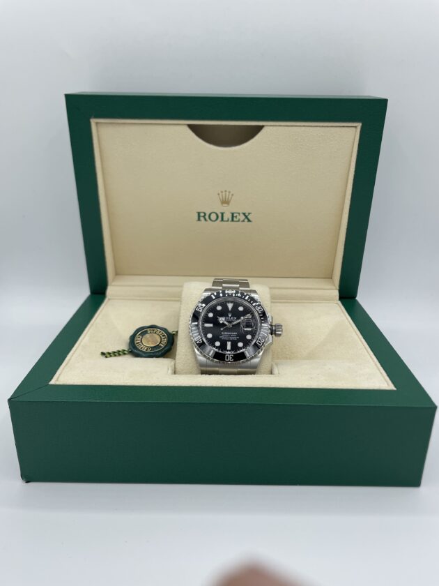 Rolex-submariner-boite