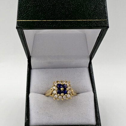 Bague Saphirs et Diamants en forme carrée