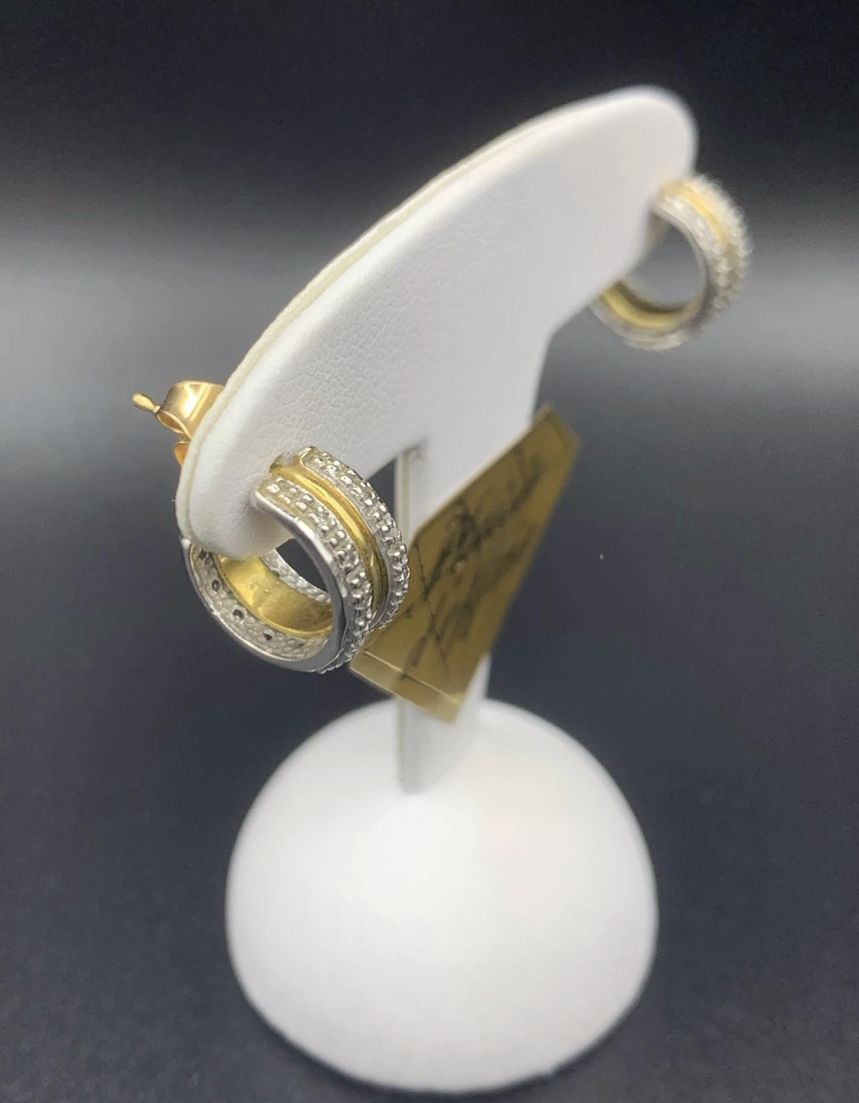 Boucles d'oreilles Moderne Diamants - Or jaune et blanc 18 carats – Image 3