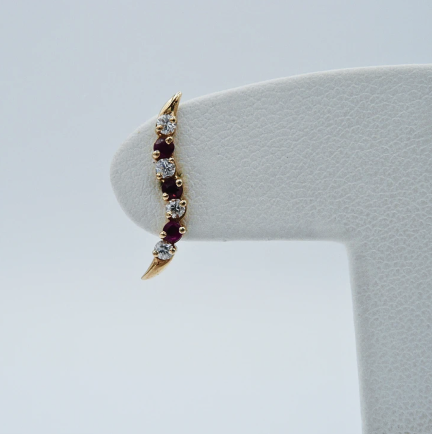 Puces d'oreilles Or Jaune Oxydes de Zirconium et pierres rose – Image 2
