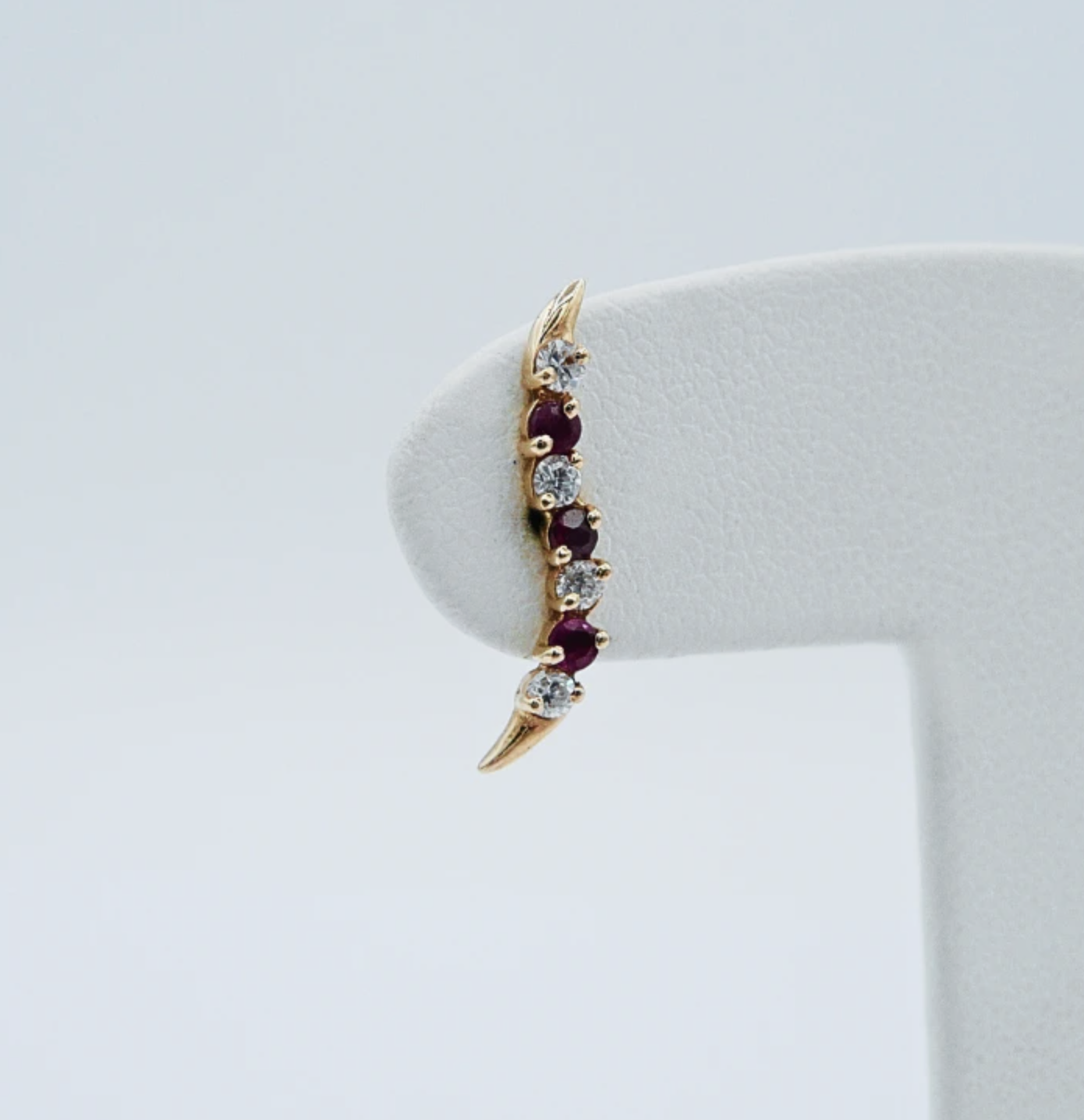 Puces d'oreilles Or Jaune Oxydes de Zirconium et pierres rose – Image 3
