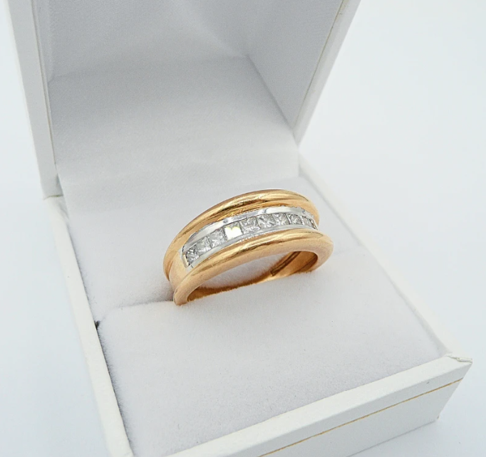 Alliance Moderne Or 18 carats sertie de Diamants – Image 2