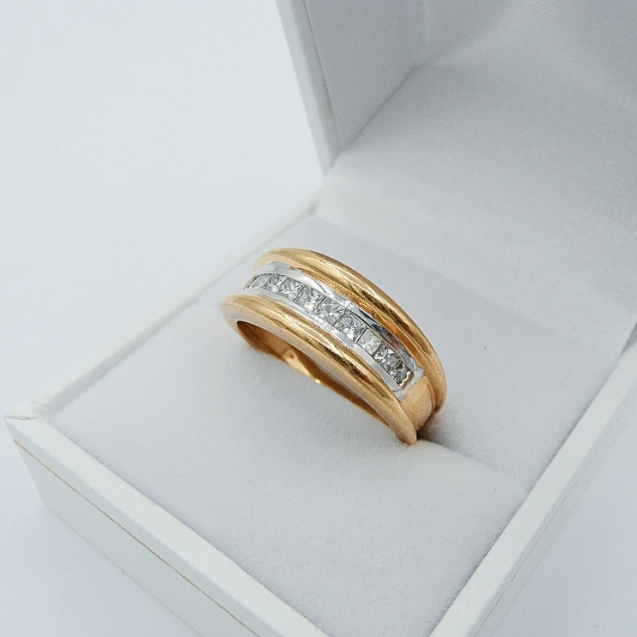 Alliance Moderne Or 18 carats sertie de Diamants – Image 3