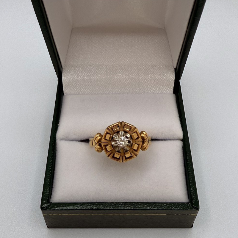 Bague Ancienne Or jaune 18 carats sertie Diamant