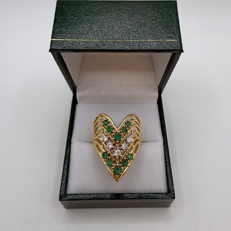 Bague or jaune 14 Carats sertie diamants et pierres vertes