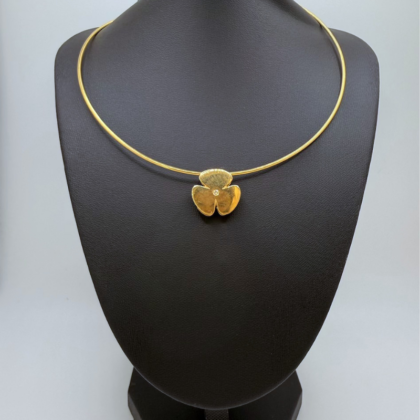 Collier ras de cou or jaune pendentif florale sertie diamant