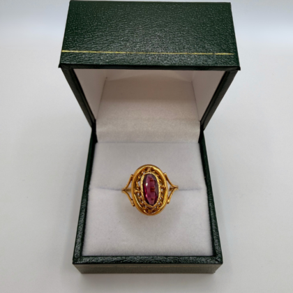 Bague Ancienne - Or jaune 18 carats Sertie d'une pierre de couleur rosé