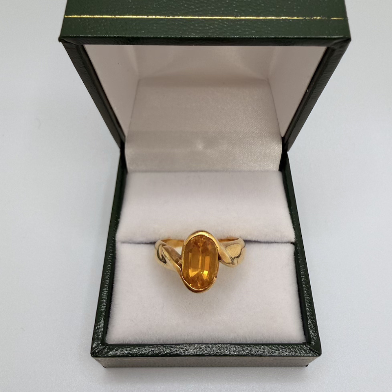Bague Or jaune 18 carats - Sertie d'un Saphir jaune de 2,88 carats