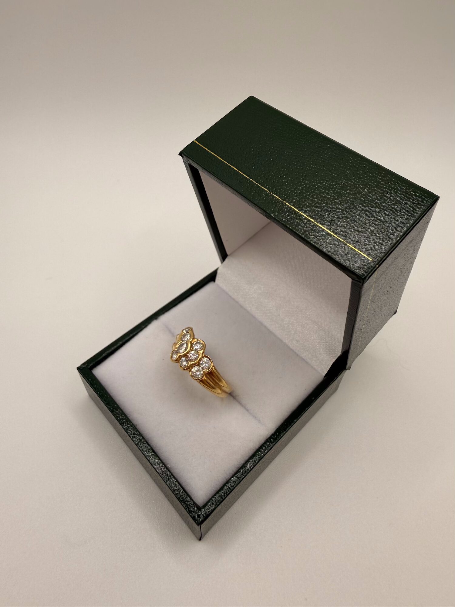 Bague or jaune 18 carats - sertie de diamants – Image 2